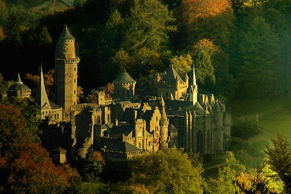 LOWenburg Castle