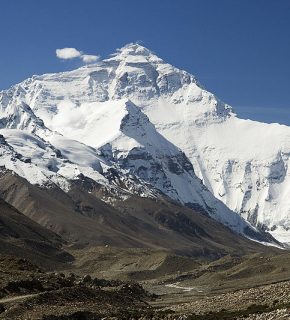 climbing mount everest