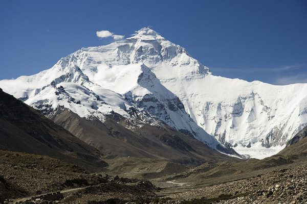 climbing mount everest
