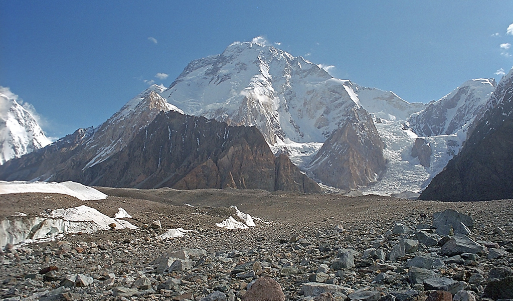 Broad Peak (KIII), Pakistan