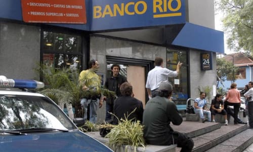 Many people standing outside the Banco Rio, Argentina 