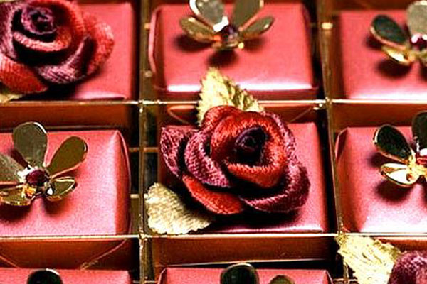 Swarovski-studded-chocolates-by-Harrods-most-expensive-chocolates-1