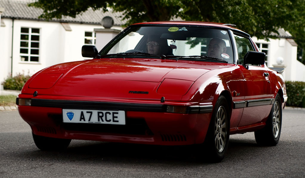 Mazda RX-7 (1986-1992) is a popular classic car of 80s