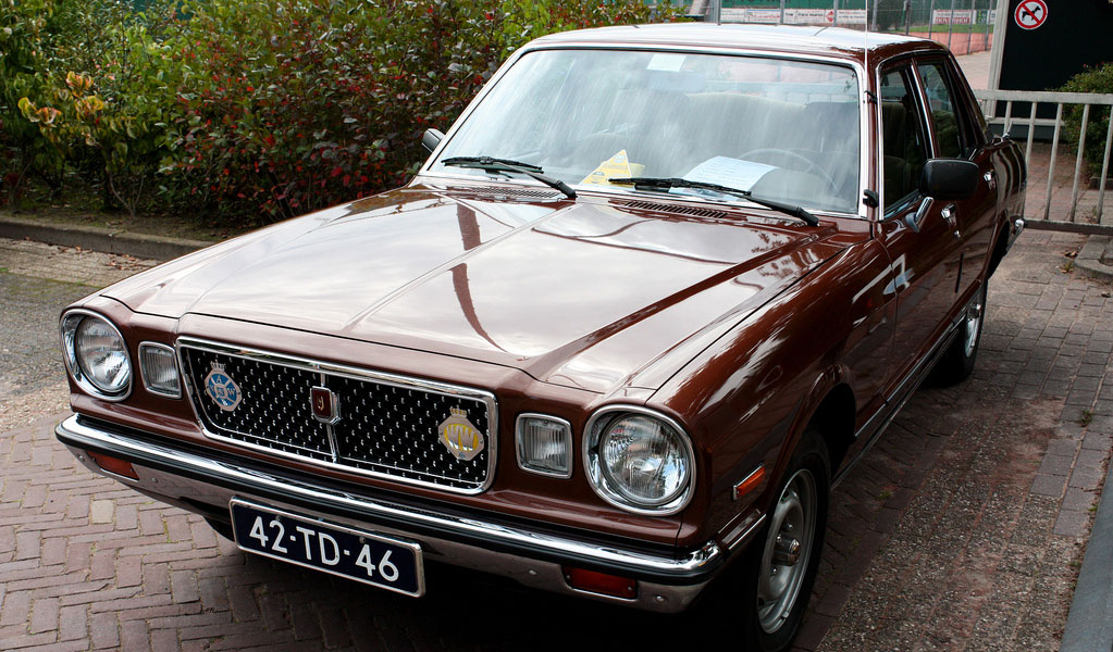 Toyota Cressida (1981-1992) is one of the best classic cars from 80s