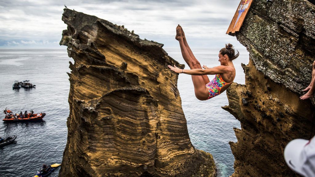 CLIFF DIVING