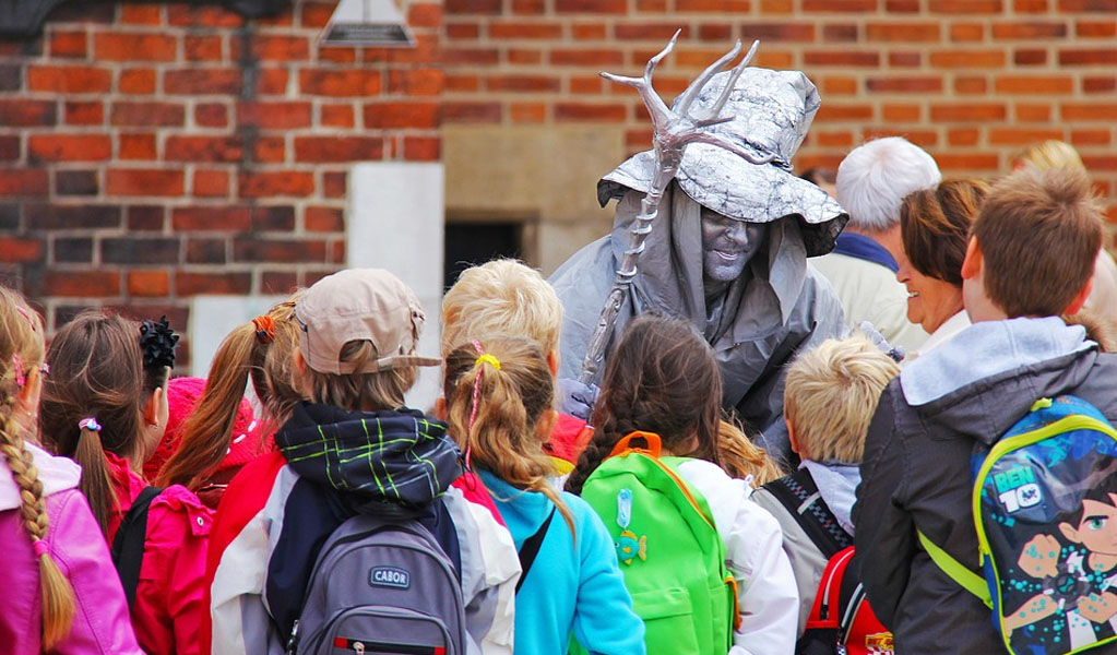 school tourist video