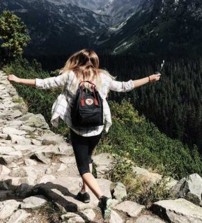 how to travel on a budget