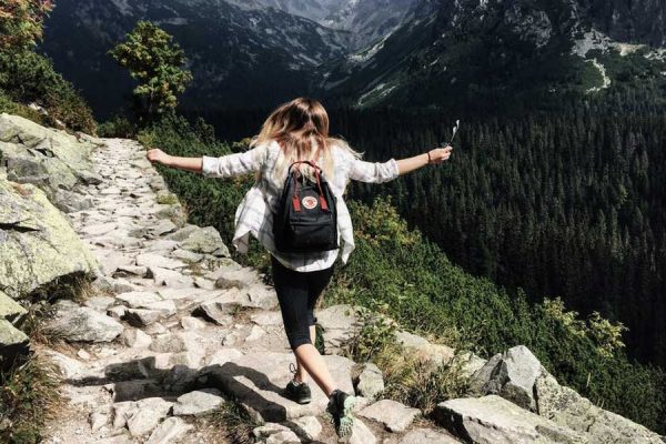 how to travel on a budget