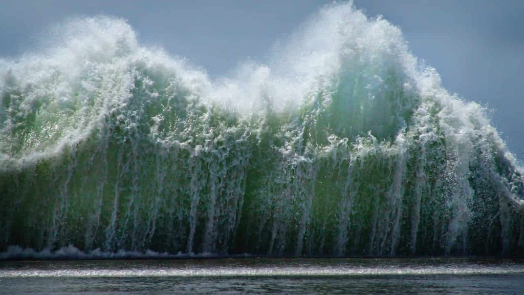 Giant Tsunami Wave