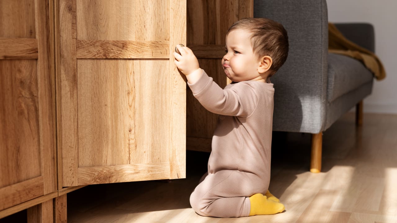 A kid opening closet