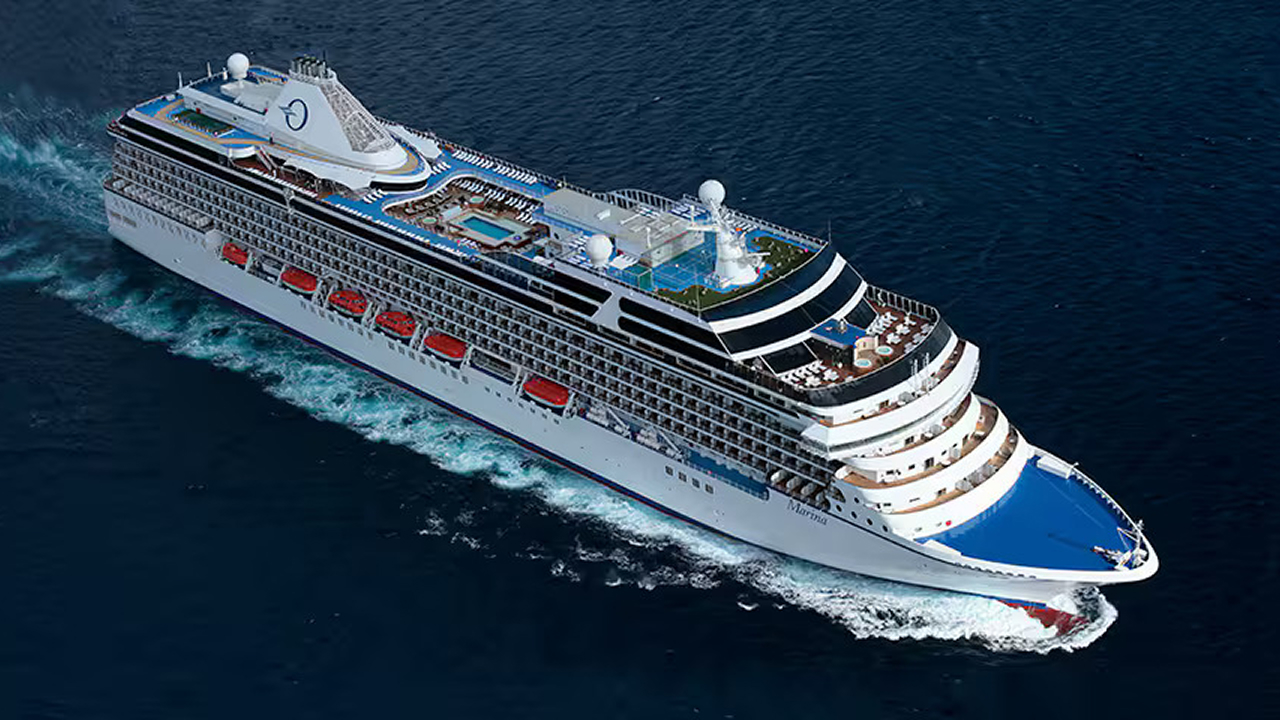 Top view of a Oceania Cruise for couples