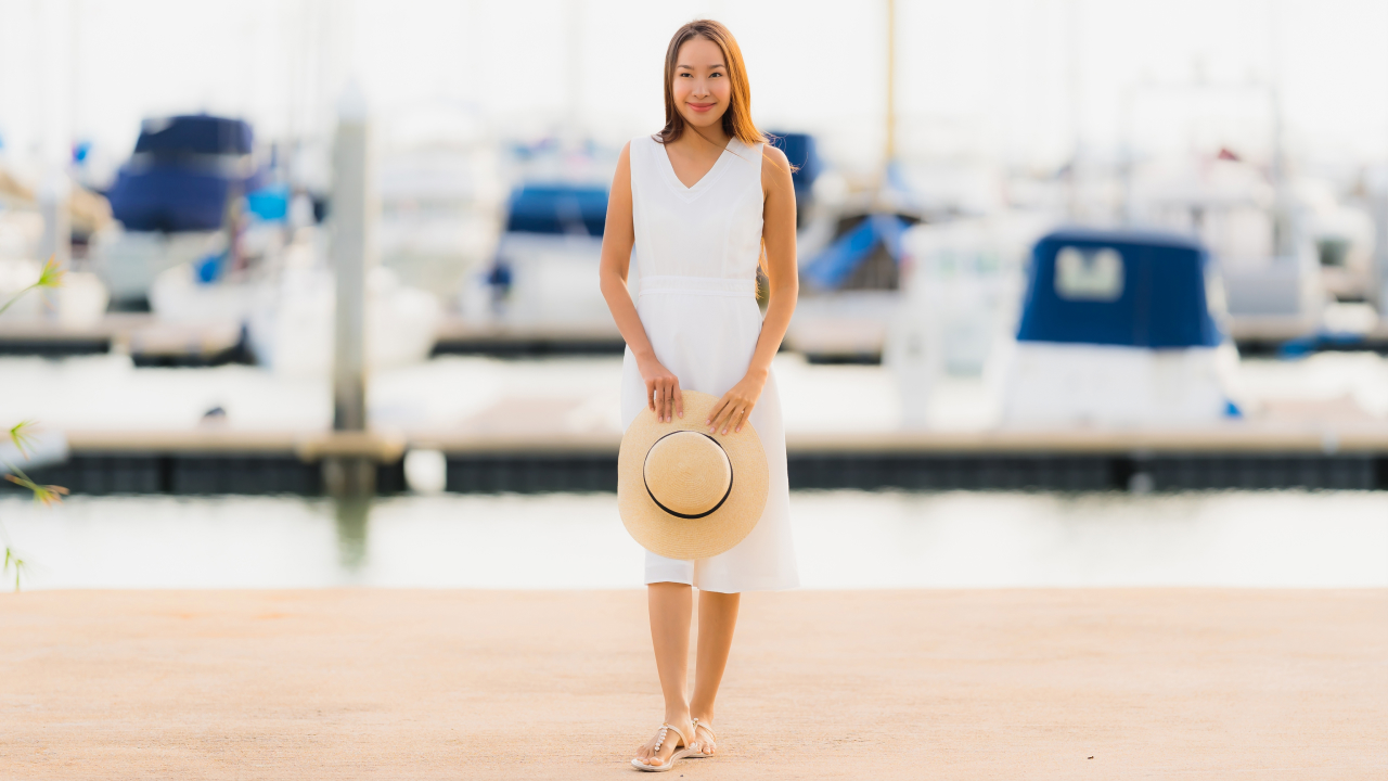 Portrait of a beautiful young asian woman 