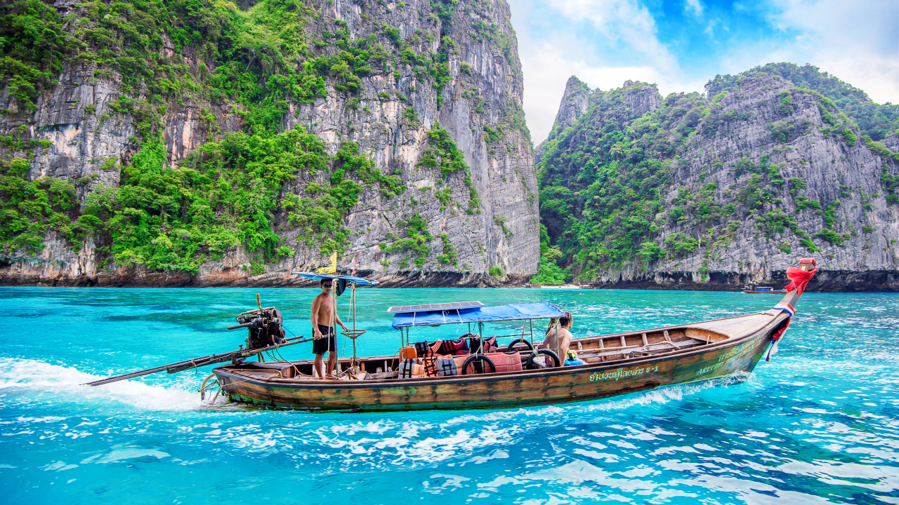 Long boat and tourist in thailand
