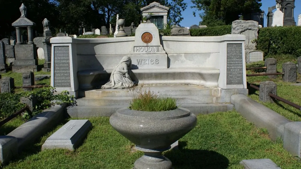 grave of houdini